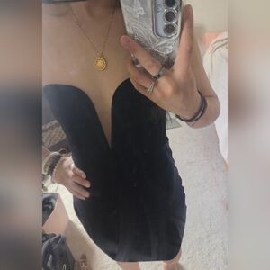 Bardot Elegant Black Velvet Strapless Dress